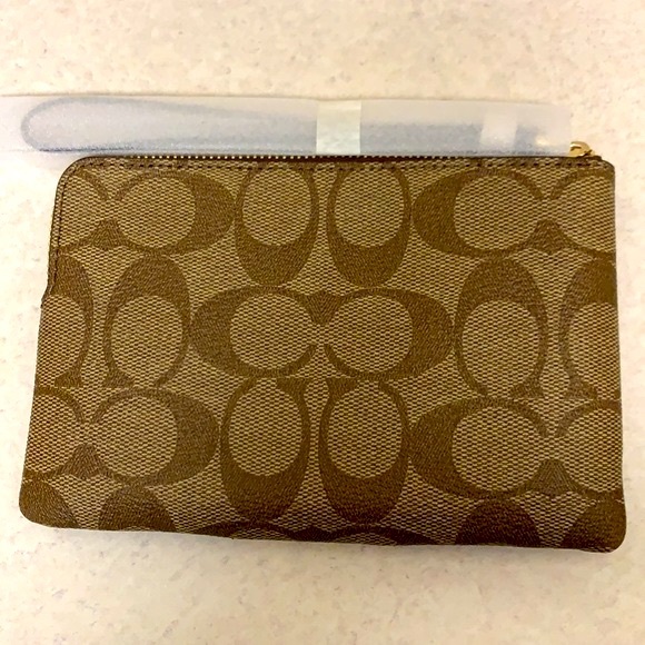 ⭐️NWT⭐️ Coach Corner Zip Wristlet Signature canvas - Picture 5 of 7